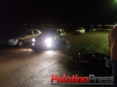 Palotina - Acidente entre motocicleta e Gol é registrado em frente a UFPR.