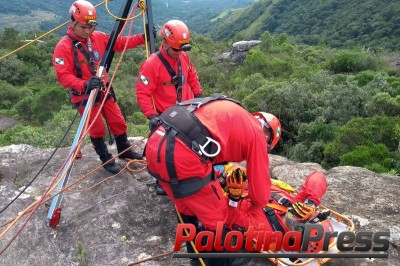 Cursos especiais preparam bombeiros do Paraná para situações extremas
