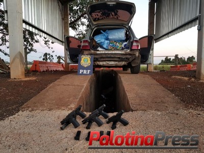 PRF e Polícia Civil prendem duas mulheres com cinco pistolas no Paraná