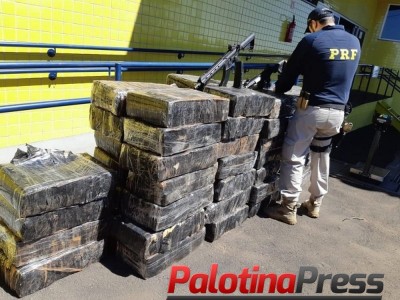 Casal é preso com 1,3 tonelada de maconha e dois fuzis; carreta teria saído de Guaíra