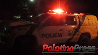 Elemento armado invade conveniência e pratica assalto em Bragantina