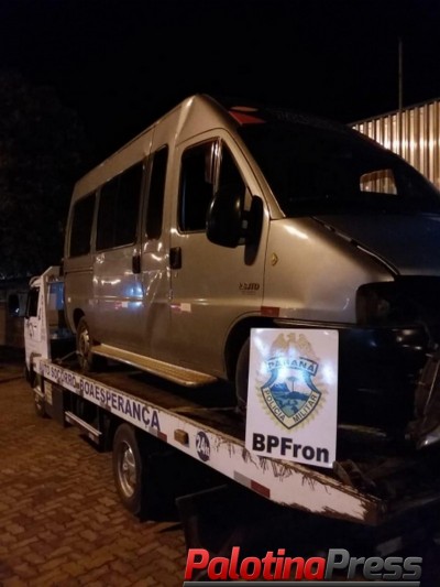 Após perseguição van roubada é recuperada em Guaíra