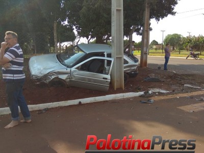 Palotina - Dois veículos se envolvem em acidente nesta manhã.