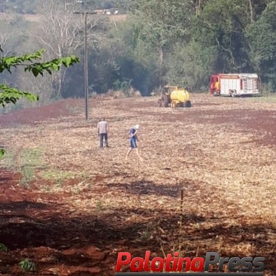 Bombeiros e PRE atendem a chamado de incêndio na divisa de Quatro Pontes e Novo Sarandi