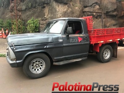 Caminhonete furtada em Cascavel é recuperada na fronteira