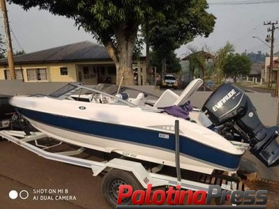 Ladrões tentam furtar barco e fogem a nado no lago do Iguaçu