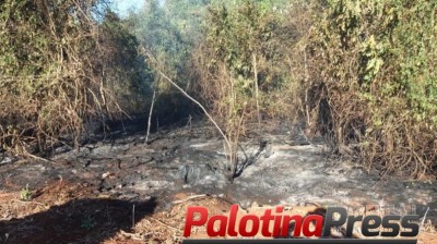 Caminhão pipa é acionado para combater incêndio no interior de Nova Santa Rosa