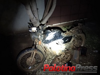 Palotina - PM é acionada após motociclista sofrer queda e abandonar moto no Projeto Moradia.