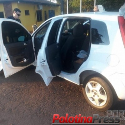 PRF prende homem com cocaína escondida em fundo falso de veículo na BR 163