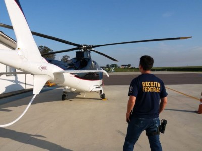 Receita Federal apreende helicóptero avaliado em R$ 23 milhões em Curitiba