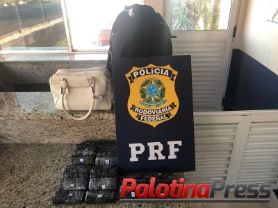 PRF apreende munições escondidas em bolsas de mão de casal