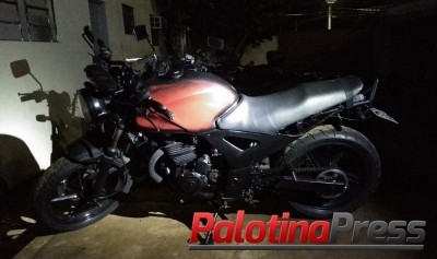 Motocicleta com características adulteradas e apreendida pela PM Palotina.