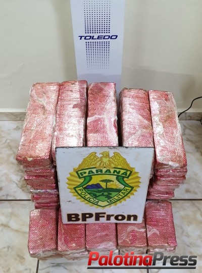 BPFRON APREENDE CARRO CARREGADO COM MACONHA