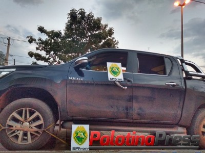 BPFRON RECUPERA CAMIONETE FURTADA E PRENDE DOIS INDIVÍDUOS COM MANDADO DE PRISÃO NO CENTRO DE GUAÍRA-PR