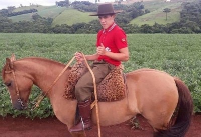 Adolescente de 17 anos é encontrado morto após queda de cavalo em fazenda no Paraná