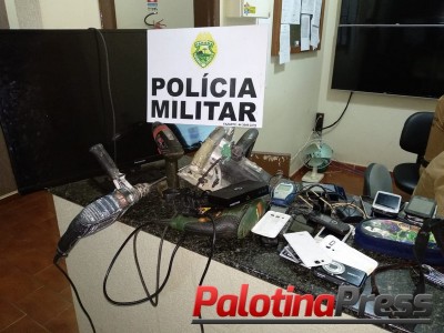 Palotina - Após denúncia de tráfico, PM prende indivíduo na posse de entorpecente, dinheiro e objetos de origem duvidosa.