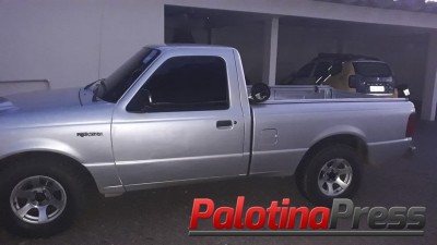 Maripá - PM flagra bandeirinha de contrabandistas dormindo em veículo na beira da rodovia. 