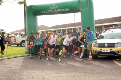 Dezenas de atletas participam do Desafio 10 Km do 17º Batalhão de Polícia Militar