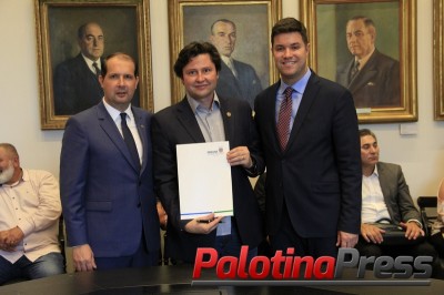 Prefeito Jucenir recebe R$ 300 mil para investimentos em recape asfáltico