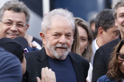 Ex-presidente Lula é solto após 580 dias preso na Polícia Federal em Curitiba