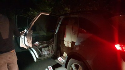 OPERAÇÃO HÓRUS - PF E PRF APREENDEM DUAS SUV COM CIGARROS CONTRABANDEADOS 