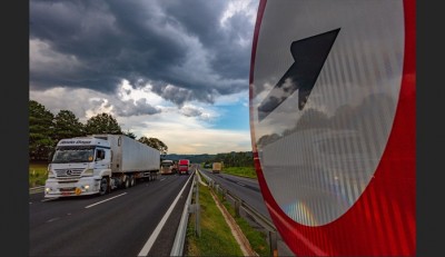 Movimento nas estradas do Paraná deve ser 30% maior durante o feriado; veja a previsão