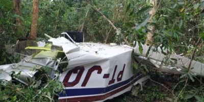 Avião cai e mata três pessoas em Espigão Azul, distrito de Cascavel
