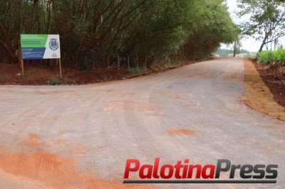 Concluído calçamento poliédrico no acesso a Apava