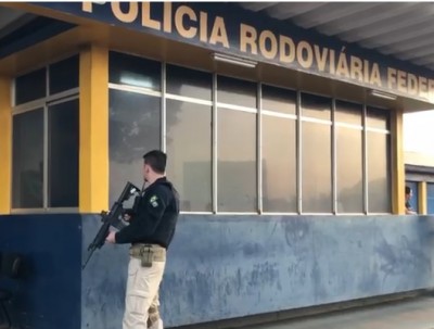 PRF PRENDE QUINTETO ENVOLVIDO EM ASSALTO A RESIDÊNCIA.