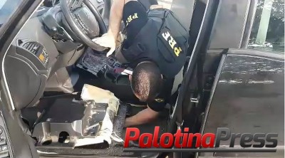 	PRF apreende celulares transportados em fundo falso sob assoalho de veículo.