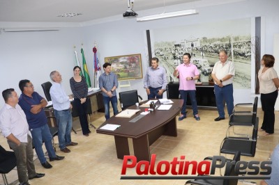 Prefeito Jucenir realiza transmissão do cargo ao vice Chico Brum
