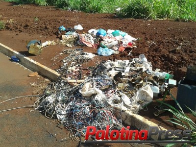 Palotina - Prefeitura realiza manutenção e limpeza em bocas de lobo