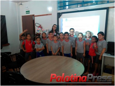 Saúde realiza palestra sobre guarda responsável de animais na Escola Vale Verde