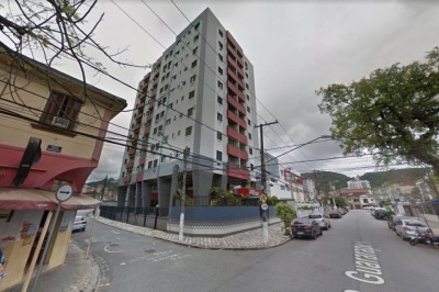 Elevador despenca do 9º andar de prédio e quatro pessoas morrem