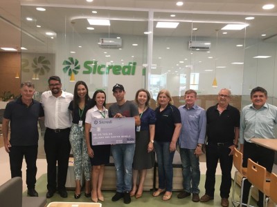 Associado Sicredi de Ubiratã (PR) é contemplado em sorteio de seguro de vida