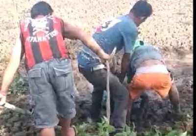 Moradores ouvem gemidos e salvam homem que estava preso em lama há dois dias