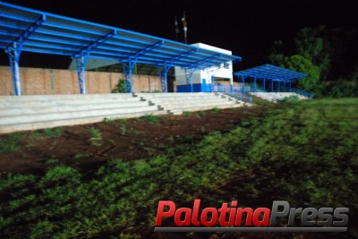 Estádio Municipal recebe iluminação