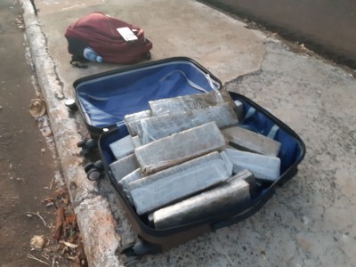 PRF PRENDE ADOLESCENTE TRANSPORTANDO  MACONHA.