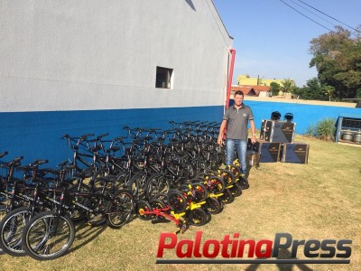 Palotina - Através da Campanha de Incentivo Fiscal, Associação de Bicicross recebe bicicletas e equipamentos 
