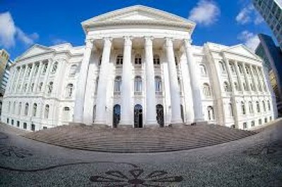 UFPR suspende aulas presenciais por tempo indeterminado: “não é seguro”, explica reitor