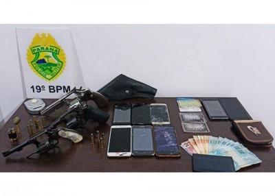 POLÍCIA MILITAR APRENDE TRÊS ARMAS DE FOGO NA CIDADE DE TOLEDO