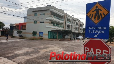 Prefeitura inicia a instalação de travessia elevada na esquina do Posto de Saúde Central 