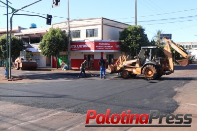 Administração Municipal recupera asfalto na rota de caminhões
