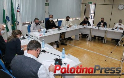 Câmara de Palotina rejeita veto e mantém redução de subsídios dos vereadores