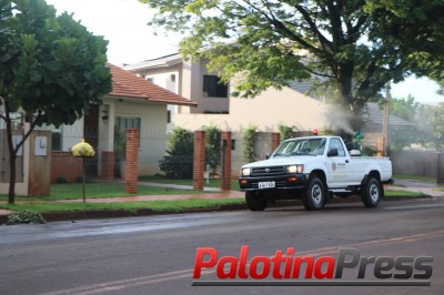 Prefeitura intensifica o combate ao aedes aegypti com a aplicação do fumacê