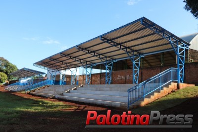 Obra das arquibancadas do Estádio Municipal é concluída 