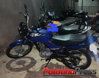 PM apreende motocicleta após flagrar condutor sem CNH