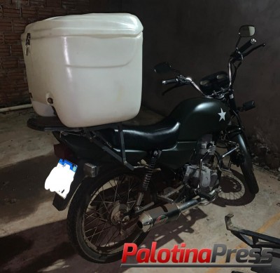 Palotina - PM apreende motocicleta com escapamento inoperante e alterações nas luzes indicadoras de direção.