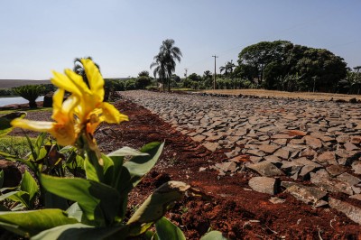 Pavimentação em estradas rurais facilita produção em Maripá