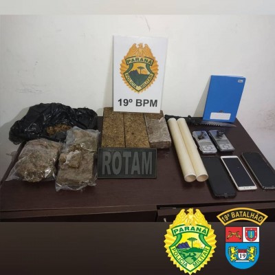 Policiais militares prendem um homem e uma mulher com mais de 3 kg de maconha e cocaína em Toledo.